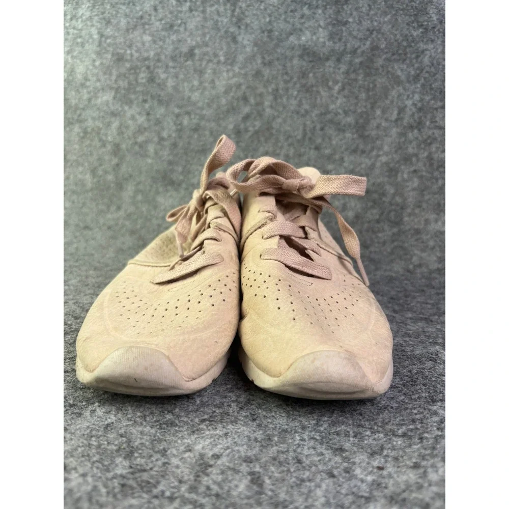 UGG Tye Sneakers Womens‎ 8.5 Pink Leather Perforated Low Top 1016674